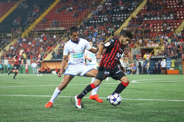 Leonel Peralta, el jugador argentino rescatado por Saprissa pero enamorado de la Liga