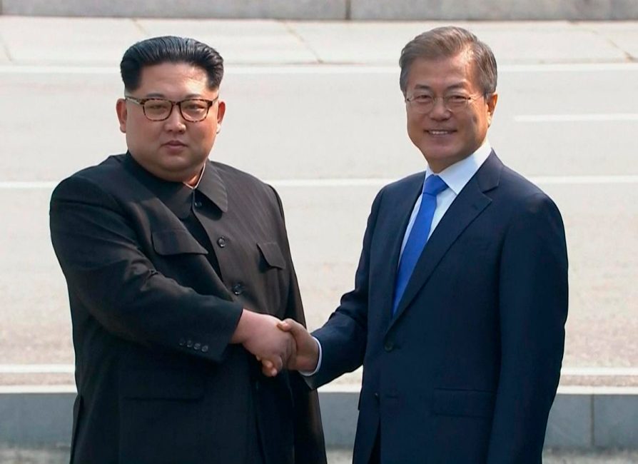 ¿Cuánto mide Kim Jong Un? - Real height - Página 2 Kin-moon