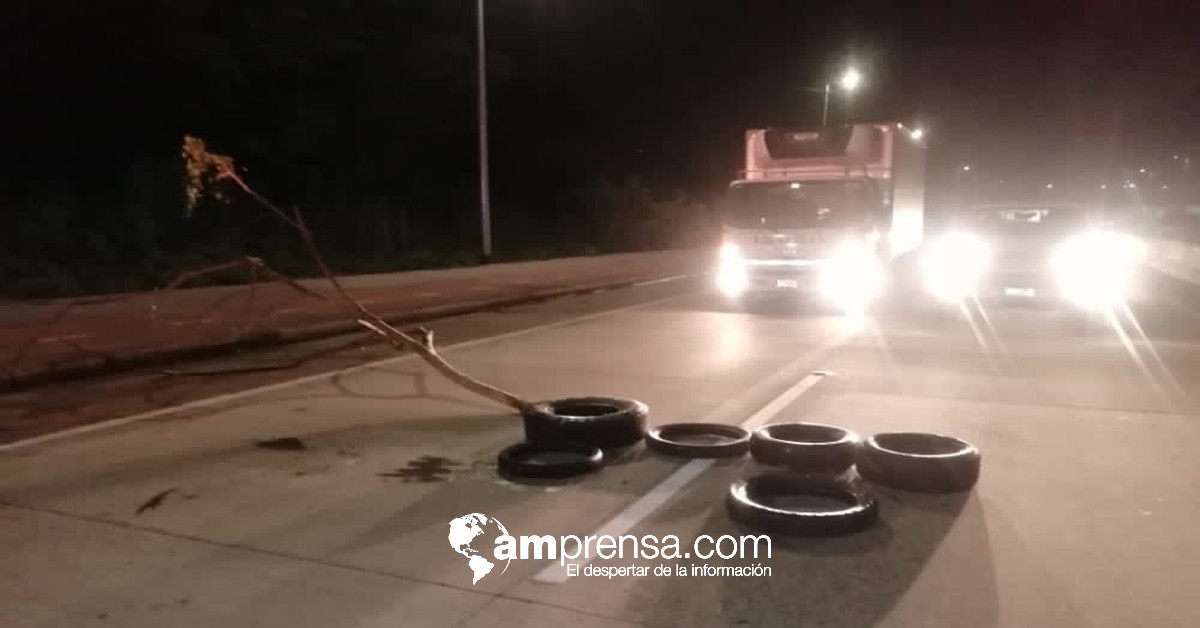 11 personas fueron detenidas por participar de bloqueos en carretera