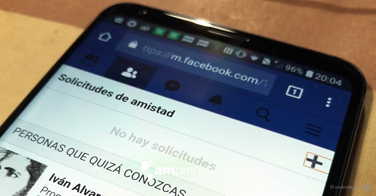 ¿Qué toma en cuenta Facebook para sugerirle una amistad en común?