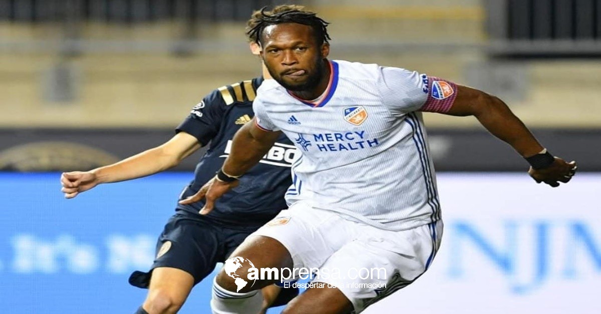 Kendall Waston demuestra su amor por Saprissa y confirma su regreso a Tibás