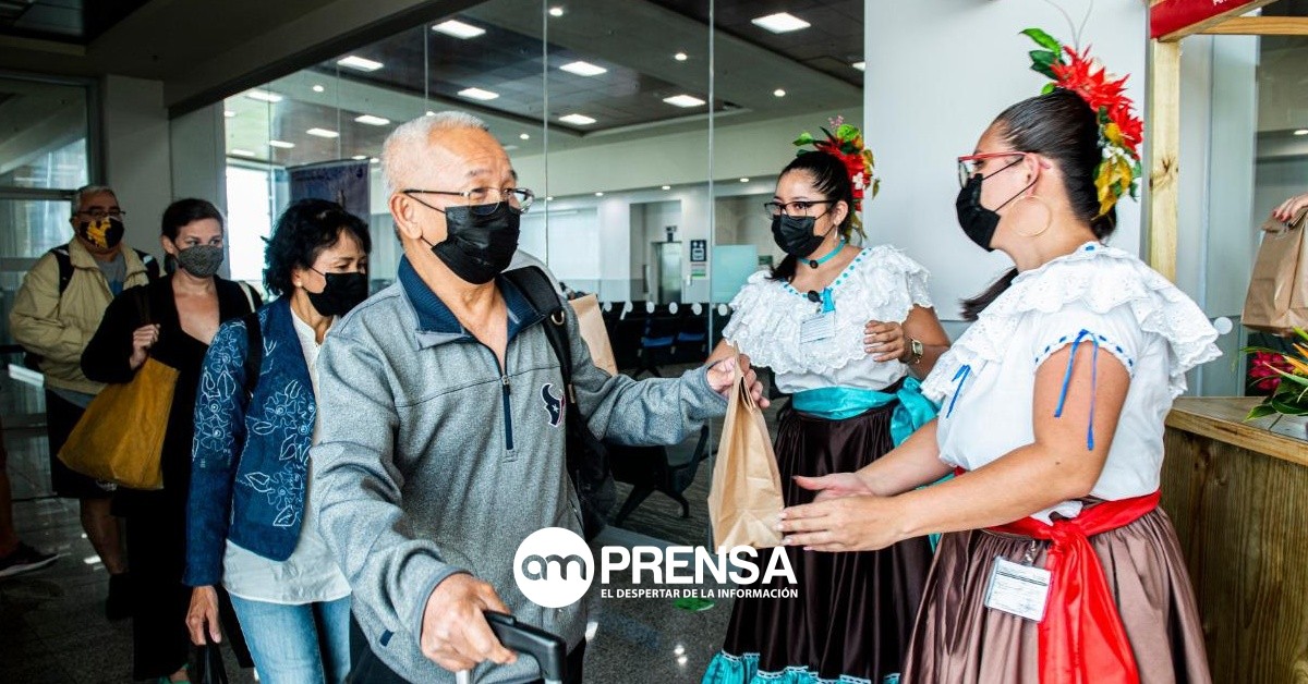 ¡Buena noticia! Costa Rica cerrará el año con la llegada de 1,3 millones de turistas