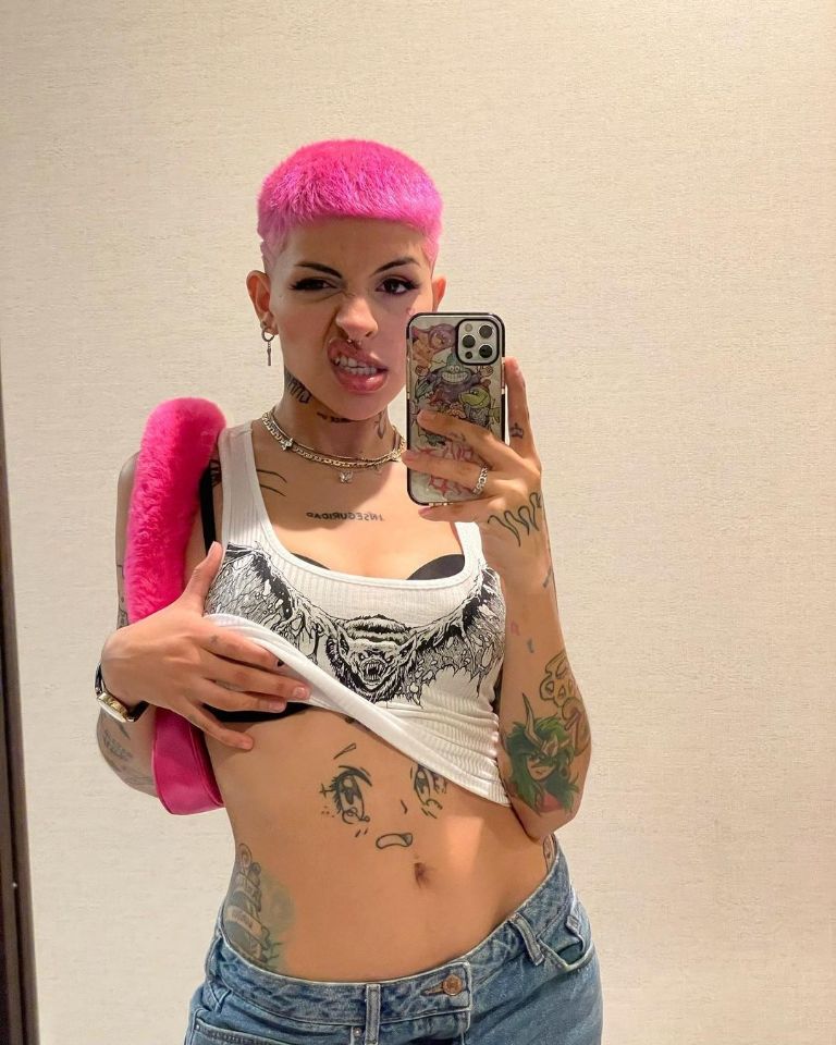 ¿Cerrando Ciclos? Belinda aparece con nuevo look y la comparan con Cazzu