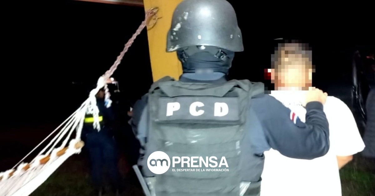 Tras Investigación, Policía Ubica Carro Con Droga, Arresta Tres ...