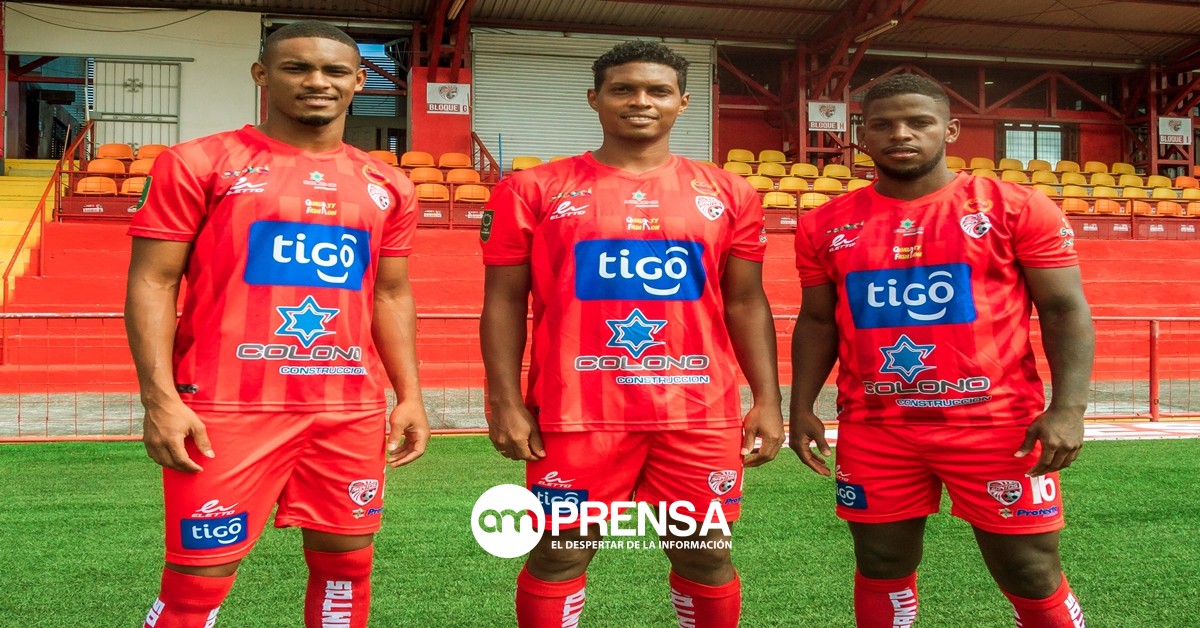 Santos de Guápiles contrata tres jugadores panameños en busca de evitar el descenso
