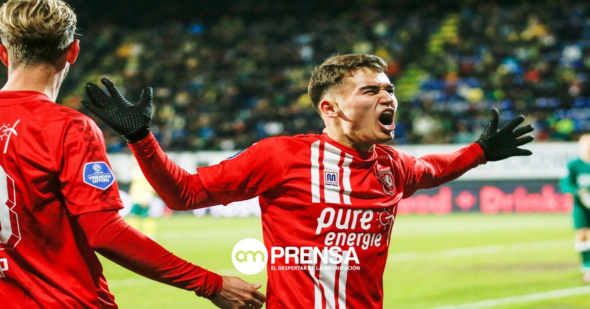 (Vídeo) Manfred Ugalde se luce con fabuloso doblete en triunfo del FC Twente