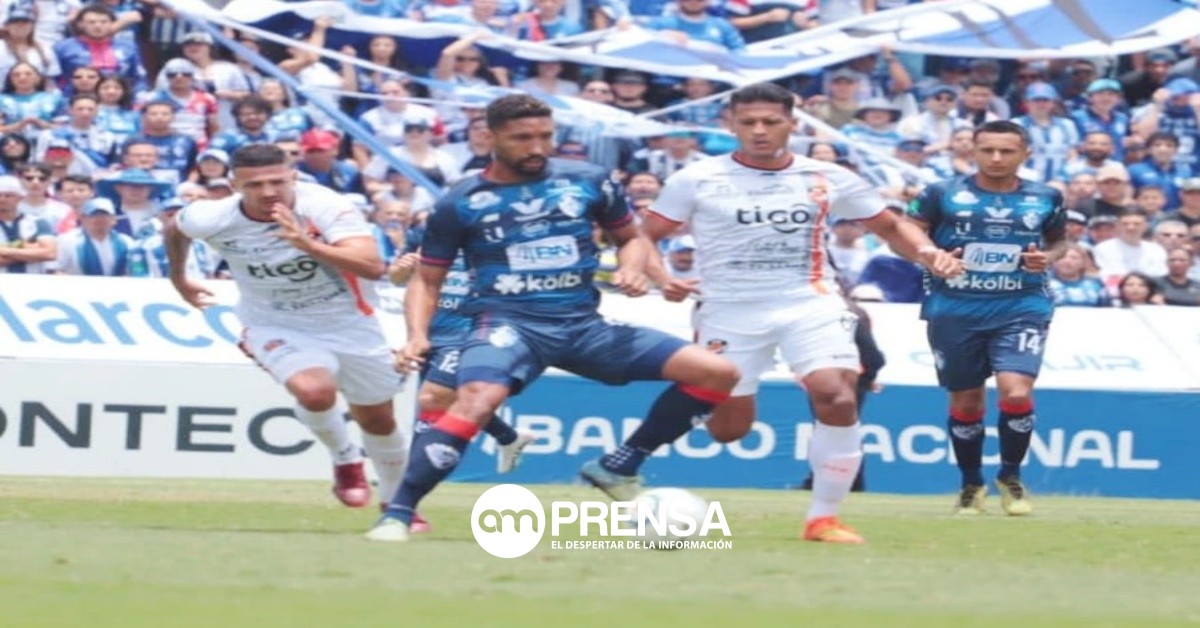 Marcel Hernández firma histórico doblete y da triunfo al Cartaginés ante Puntarenas
