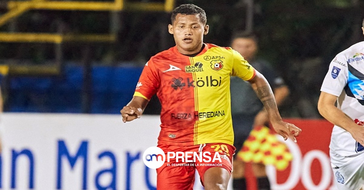 Selección de Nicaragua busca convencer a jugador del Herediano para que los represente