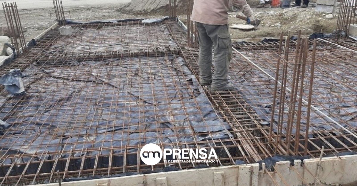 Peón de construcción muere tras caer cinco metros e incrustarse una varilla en su espalda