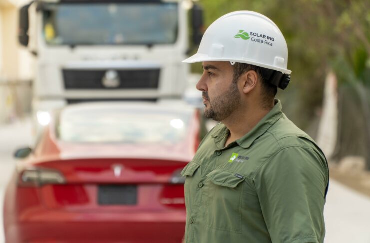Adrián Murillo, Fundador de Solar Ing, encabezó el equipo costarricense en la instalación de los Tesla Megapack.